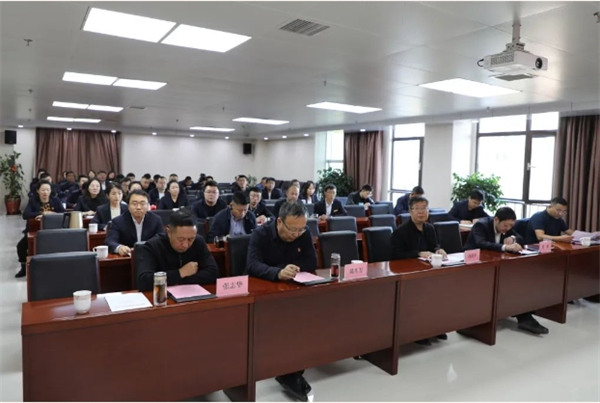榆陽(yáng)區(qū)能源發(fā)展有限公司召開第三季度工作總結(jié)會(huì)
